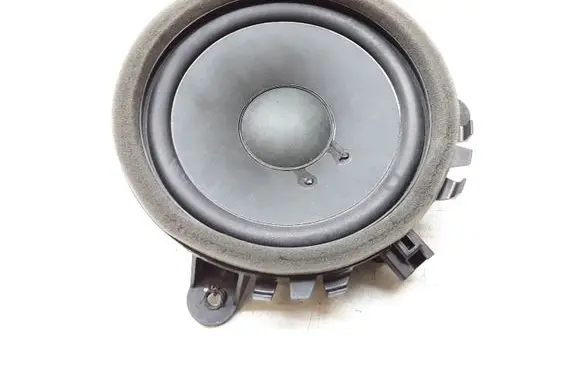 Volvo V70 Front door speaker 30657445