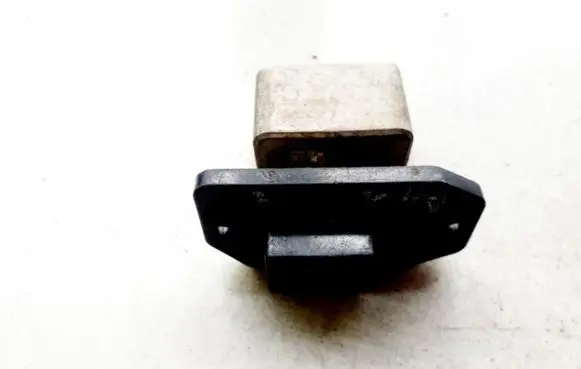 Mazda 121 Heater blower motor/fan resistor 6M735