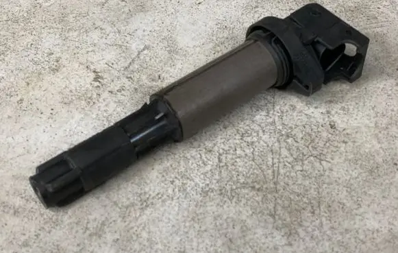 BMW 3 E90 E91 High voltage ignition coil 0221504100