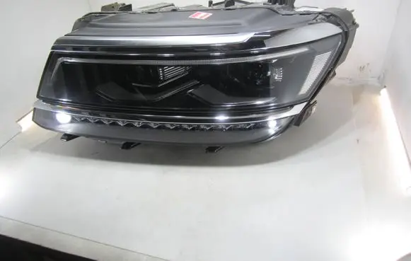 Volkswagen Tiguan Headlight/headlamp 5NN941081C 030110123505 24LE15A6359