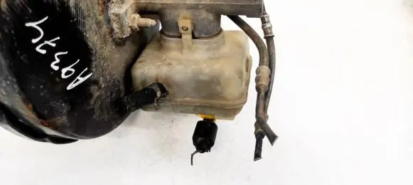 Volkswagen Golf IV Master brake cylinder