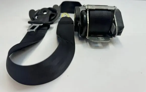 Volkswagen Jetta V Front seatbelt 6050323F1A