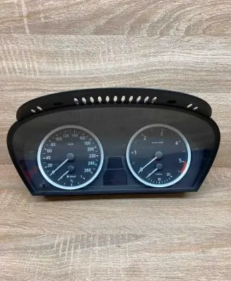 BMW 5 E60 E61 Speedometer (instrument cluster) 6958600 110080213