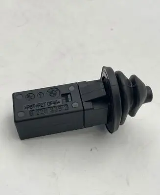 BMW X3 E83 Fuel tank opening switch 8228939 51178228939