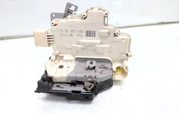 Skoda Superb B6 (3T) Front door lock 3C1837015A