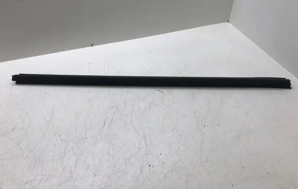 Ford Fiesta Front door glass trim molding
