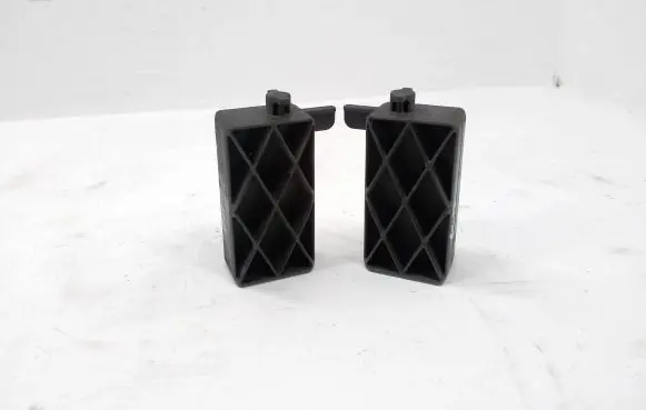 Radiator mount bracket