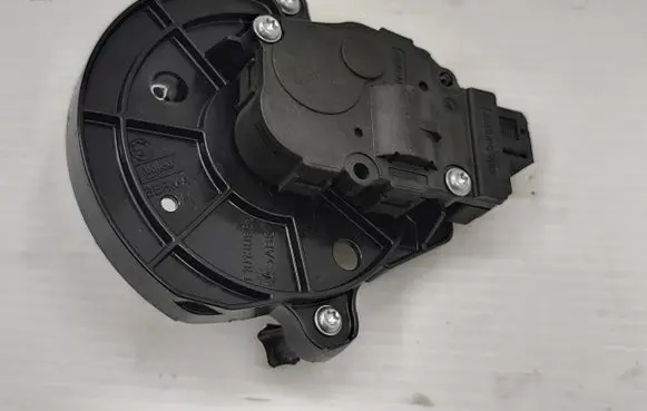 BMW 3 F30 F35 F31 A/C air flow flap actuator/motor T946104