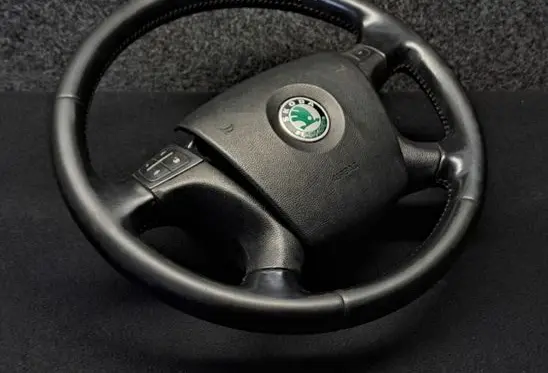 Skoda Octavia Mk2 (1Z) Steering wheel 1Z0880201AN 1Z0419091S