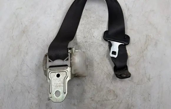 Mitsubishi Lancer X Rear seatbelt H099901