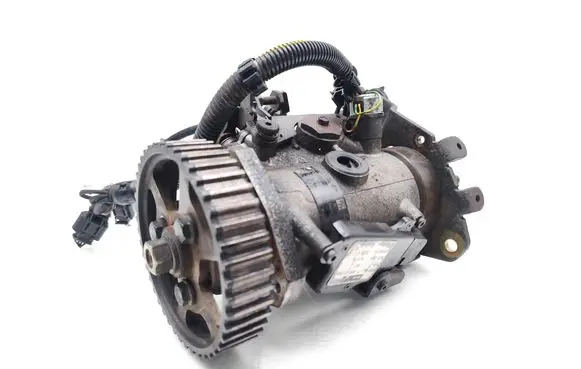 Skoda Felicia II Mechanical fuel pump 028130081Q