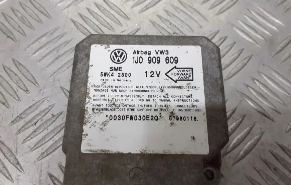 Volkswagen Golf IV Airbag control unit/module 1J0909609
