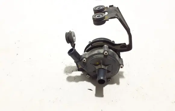 Hyundai Ioniq Electric auxiliary coolant/water pump 369100E500