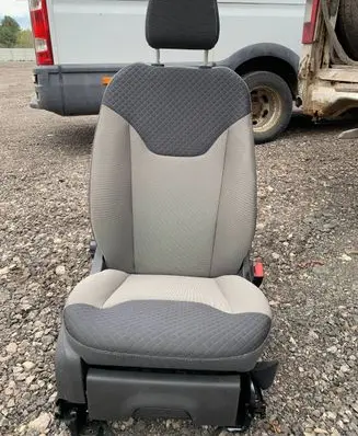 Ford Turneo Courier Front passenger seat 