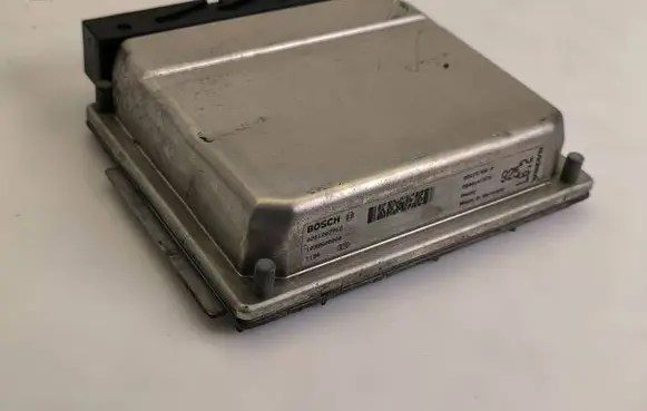 Volvo V70 Engine control unit/module 0261207712 1039S00000 1194