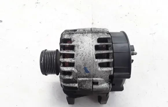 Renault Megane III Generator/alternator 231000026R