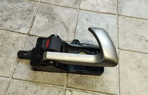 Hyundai Santa Fe Front door interior handle 82623CM000