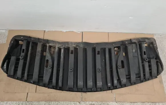 Front bumper skid plate/under tray