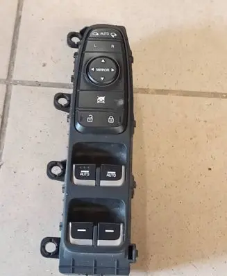 KIA Niro Electric window control switch 93570G5200