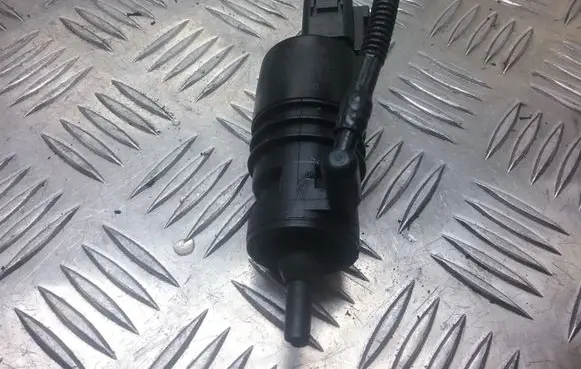 Audi A4 S4 B7 8E 8H Windscreen/windshield washer pump 1K5955651 3122785