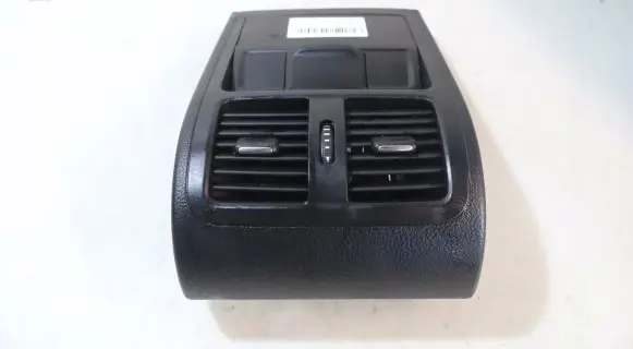 Volkswagen PASSAT B7 USA Rear air vent grill 