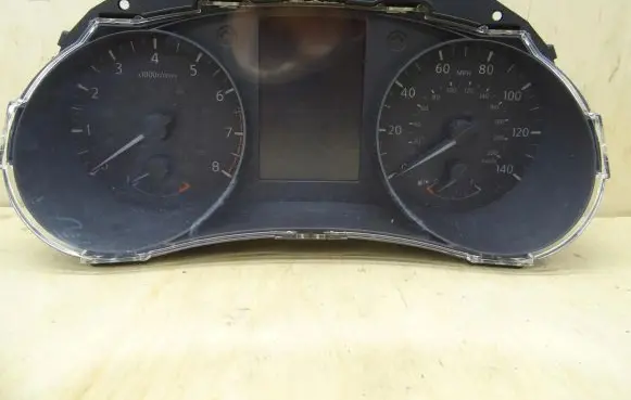 Nissan Qashqai Speedometer (instrument cluster)