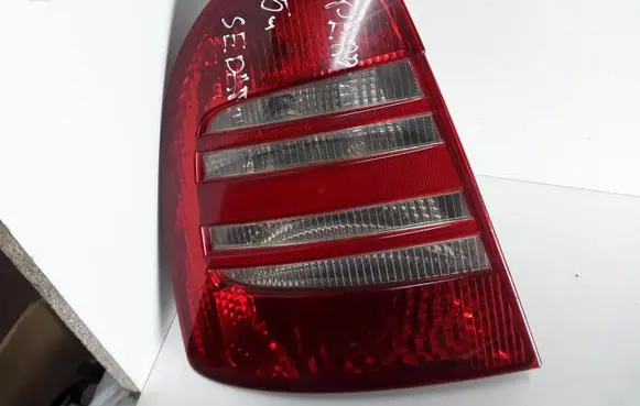 Skoda Superb B5 (3U) Tailgate rear/tail lights 3U5945095