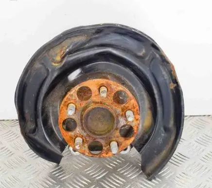Rear wheel hub