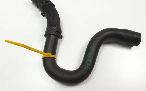 Mercedes-Benz A W169 Engine coolant pipe/hose A1695010782