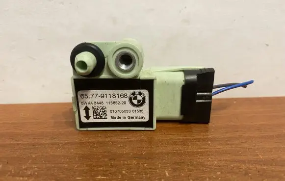 BMW 5 E60 E61 Airbag deployment crash/impact sensor 65779118168 5WK43448