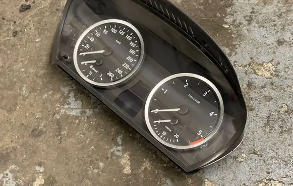 BMW 5 E60 E61 Speedometer (instrument cluster) 62119135253 110080213 19135253