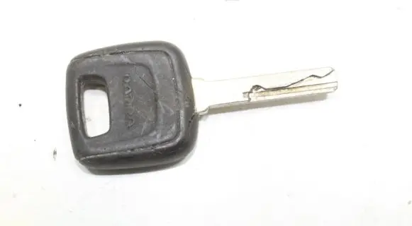 Volvo V70 Ignition key/card 