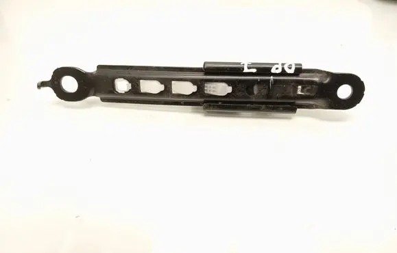 Toyota Avensis T270 Seat belt adjustment rail E563001