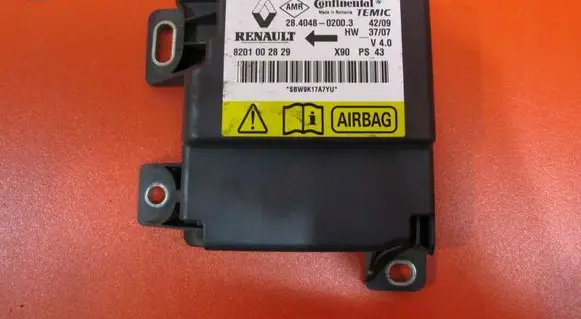 Dacia Sandero Airbag control unit/module 8201002829