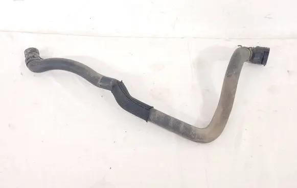 Volkswagen PASSAT B7 Engine coolant pipe/hose 3AA122157