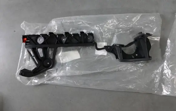 Opel Astra J Rear bumper mounting bracket 13368087 13368086