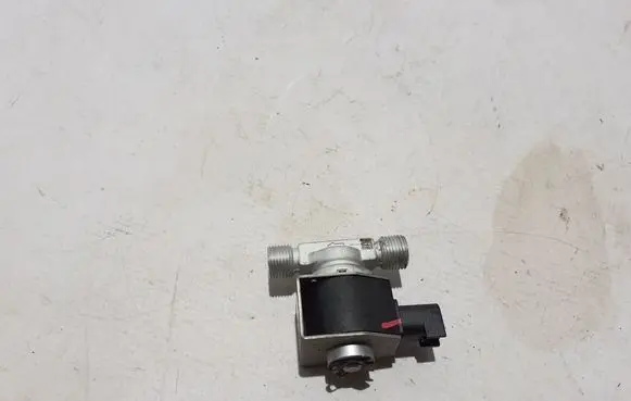 Ford Mach-E I Air conditioning (A/C) expansion valve LJ9H19E881A
