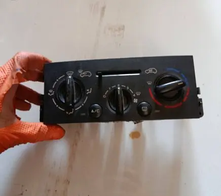 Peugeot 207 Climate control unit N102079B