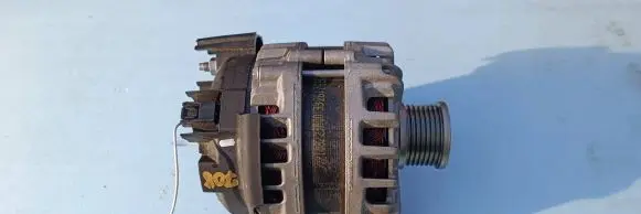 Renault Master III Generator/alternator 231007317R FG18T211