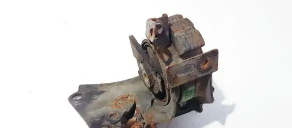 Toyota Corolla Verso AR10 Engine mount bracket