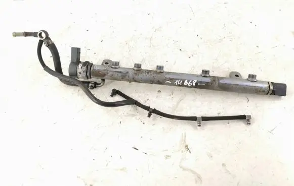 Mercedes-Benz B W245 Fuel main line pipe 6400702095 A6400702095