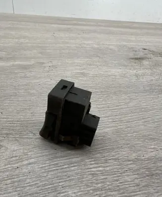 Volvo 850 Windscreen/window heater switch 6849405