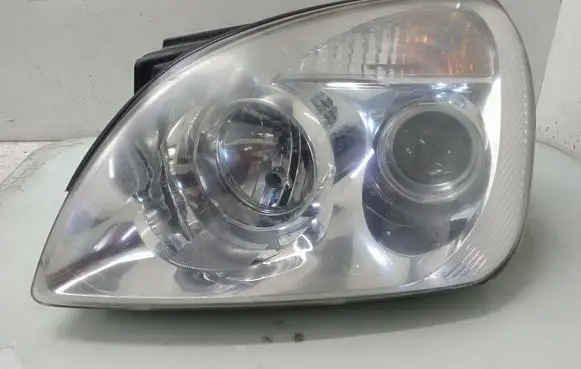 KIA Carens I Headlight/headlamp E132138