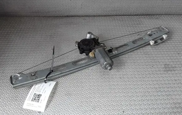 Mercedes-Benz A W168 Front door window regulator with motor 0130821672