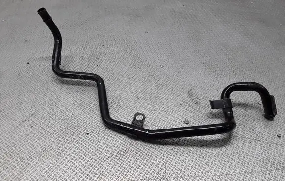 Volkswagen Touran I Engine coolant pipe/hose