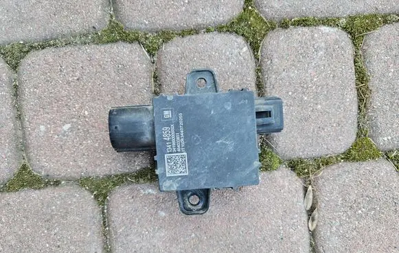 Opel Corsa E Fan control module 13414859