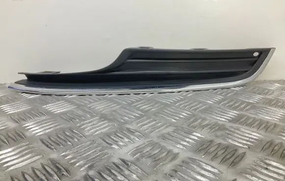 Volkswagen Golf VII Front bumper lower grill 5G0853665A