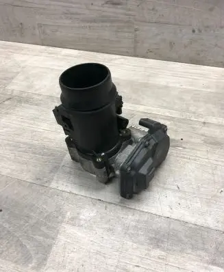 BMW 5 F10 F11 Throttle valve 10378517 7810752 04868