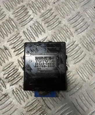 Toyota Land Cruiser (HDJ90) Day light relay 