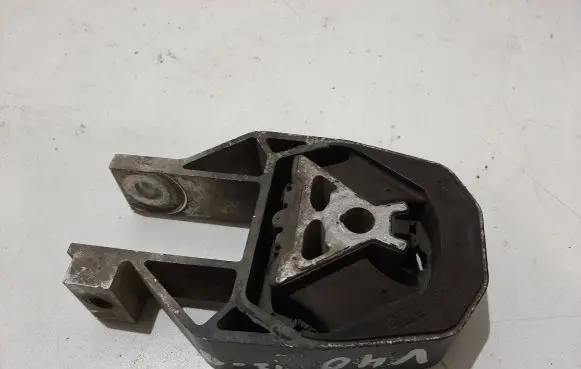 Volvo V40 Engine mount bracket P112D AV616P082AC
